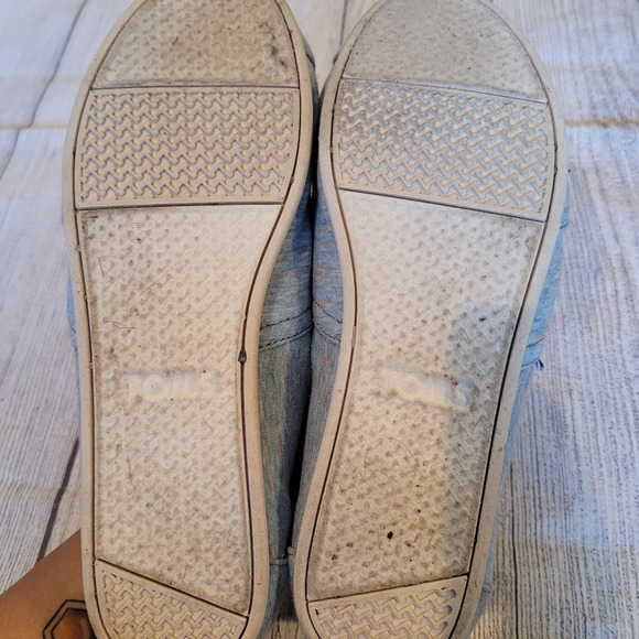Toms Women's •Size 9• Light Blue & Pink Slip On Comfort Shoes. Very soft - Picture 4 of 7